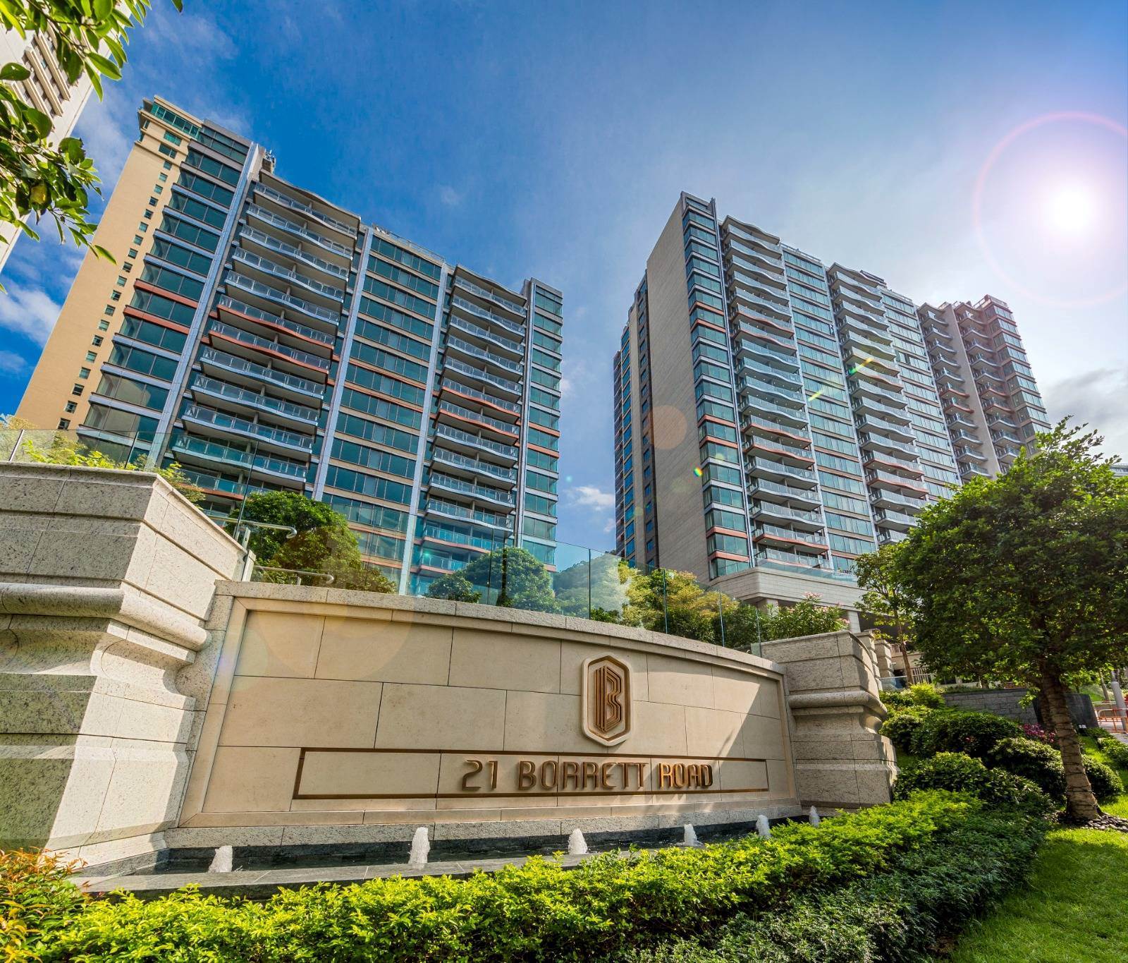 本港超級豪宅承有價有市,21 BORRETT ROAD最新成交呎價逾7.4萬元。
