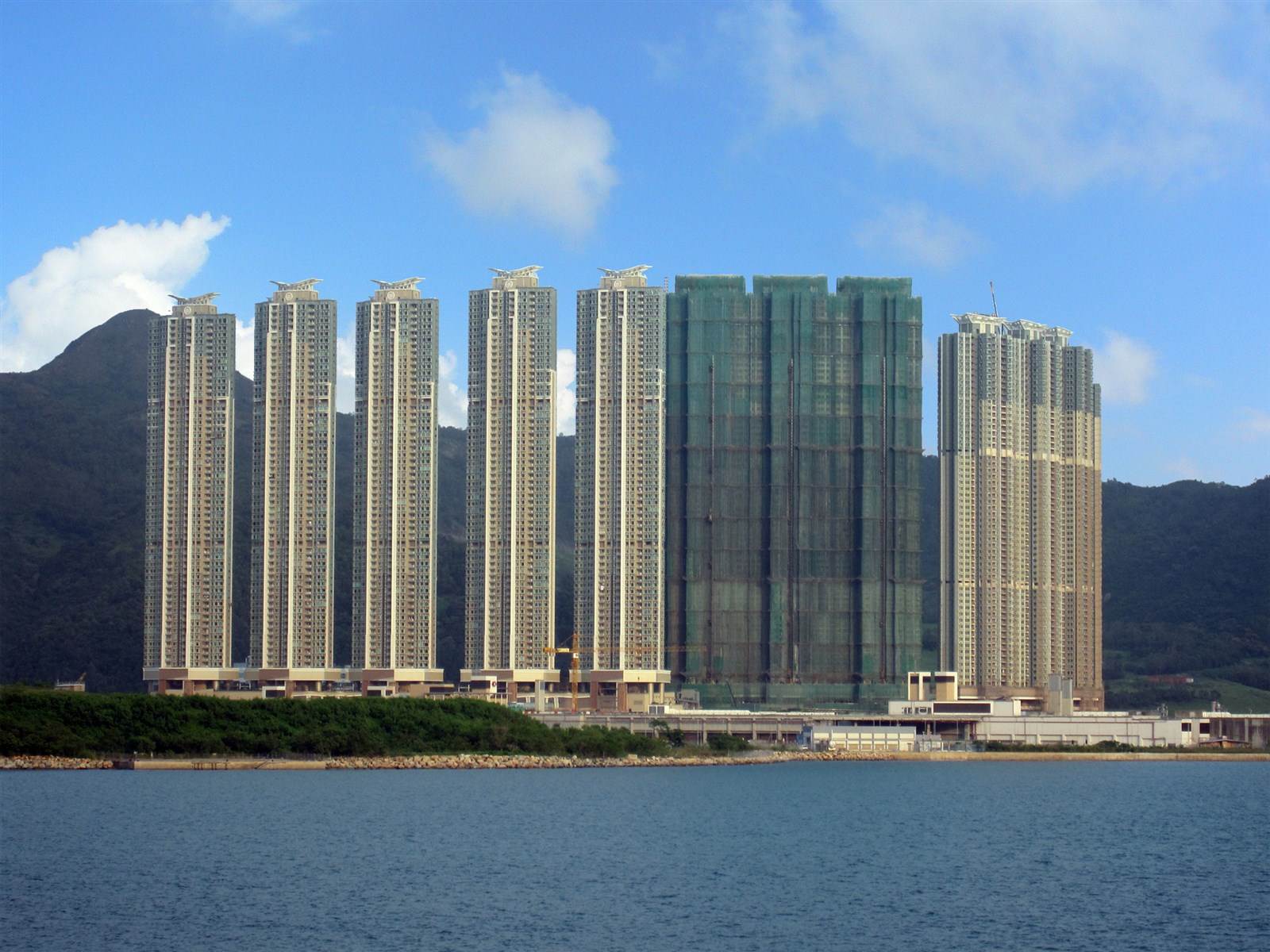 日出康城領都車位新高價193萬元易手| 地產新聞| 中原地產