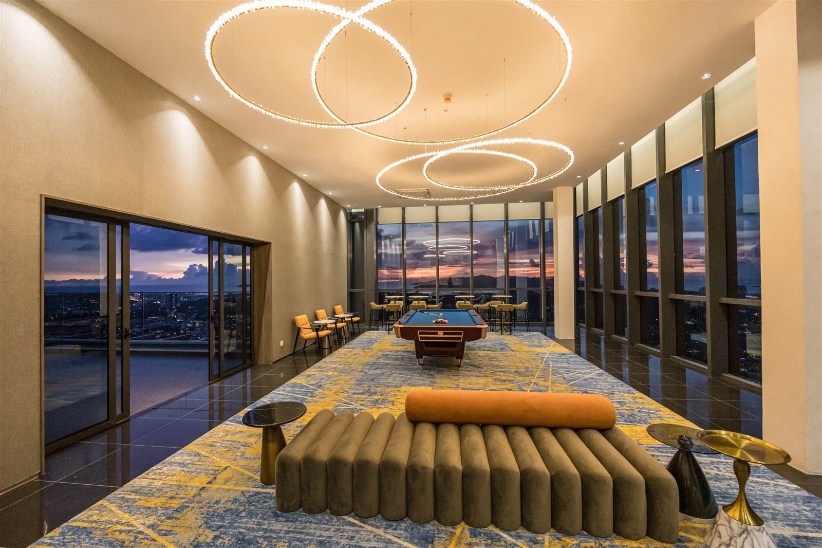 中原独家代理马来西亚沙巴『Jesselton Twin Towers天玺168』 双塔式豪华住宅现楼发售开放式至三房户型售价港币130余万起* |  地产新闻|