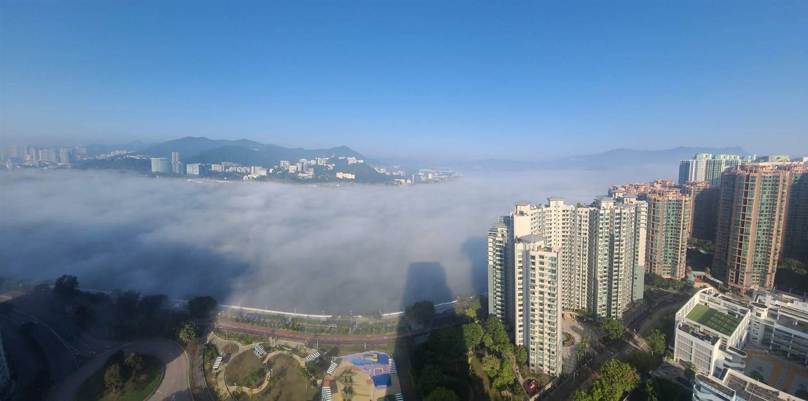 錦暉苑屬馬鞍山新晉居屋,沿海而建,不少單位享海景。