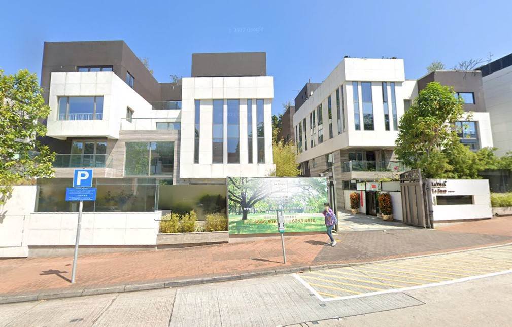 九龍塘皇廷滙皇廷滙共提供4座洋房,面積最大10,945方呎,曾為九龍區最大屋苑式洋房。(圖片來自GOOGLE地圖)