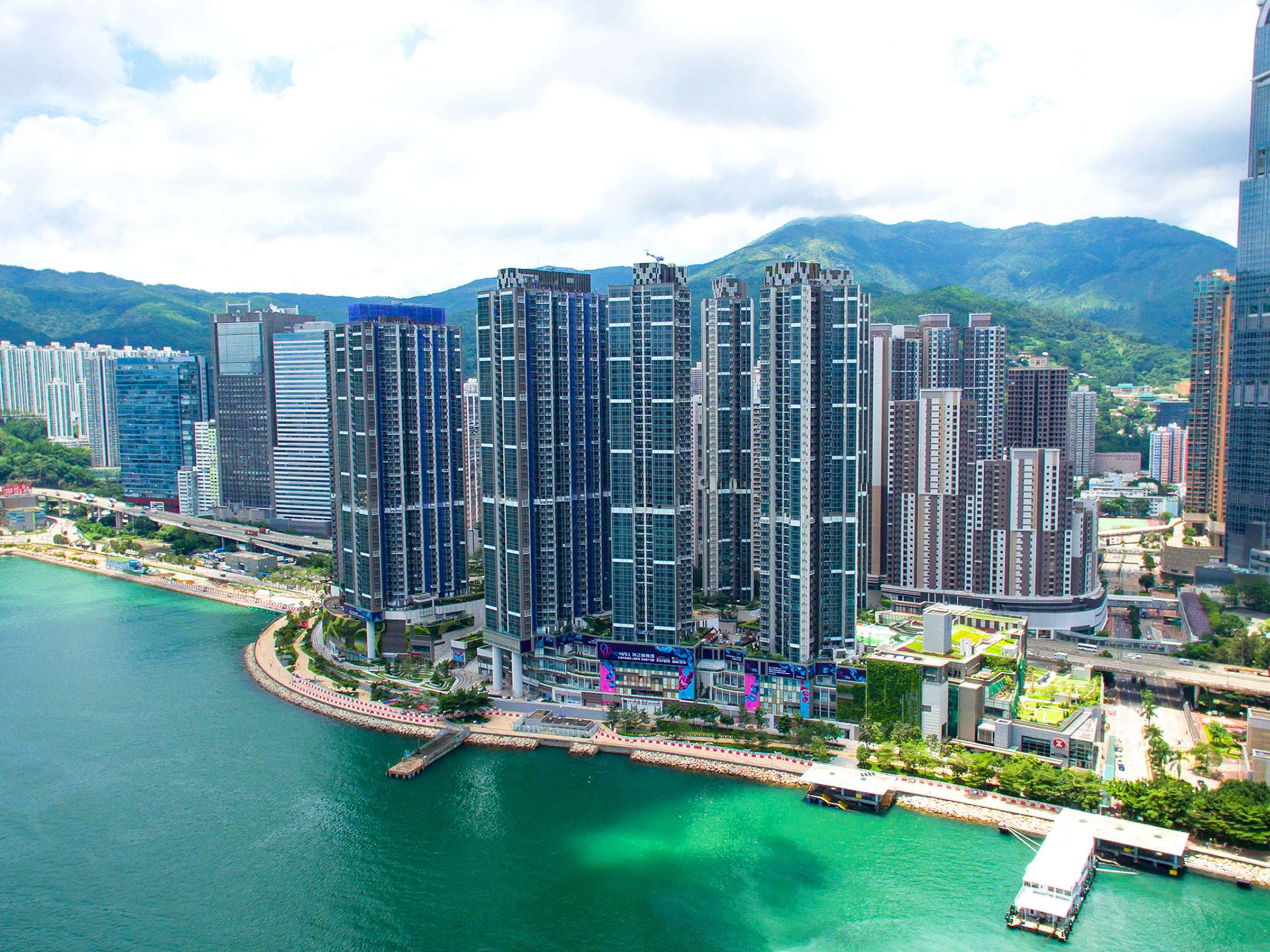 荃灣西站上蓋海之戀,上月平均呎價失守2萬元關口。